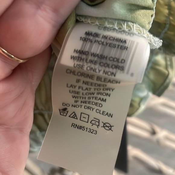 Size small silky tie dye shirt with russed sleeves and bottom - Picture 4 of 5